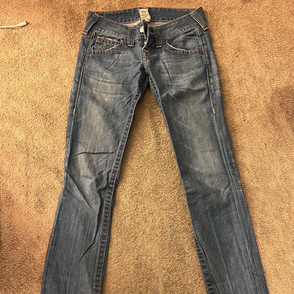 True Religion / size 25 / beautifully worn in / blue